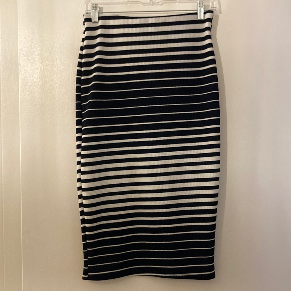 Womens elastic waist navy and white pencil skirt